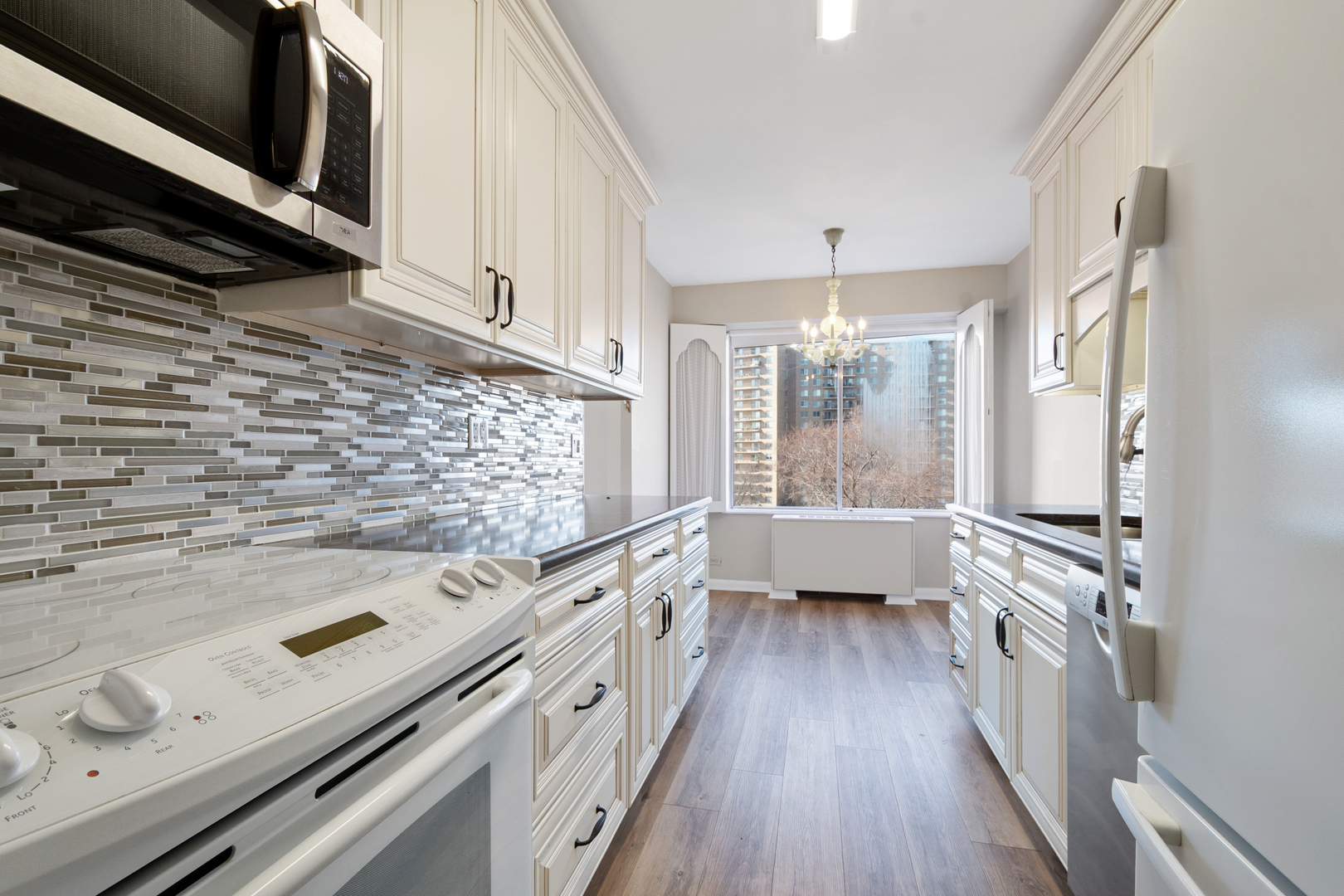 7061 N Kedzie Avenue #613, Chicago, IL 60645