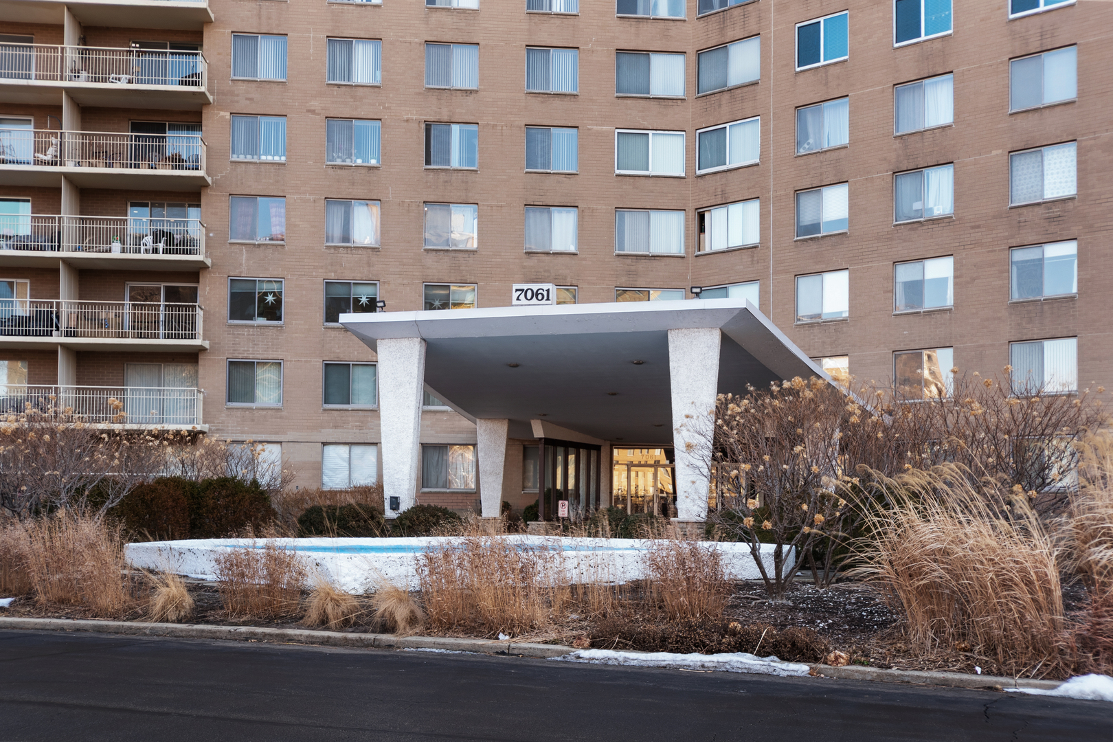 7061 N Kedzie Avenue #613, Chicago, IL 60645