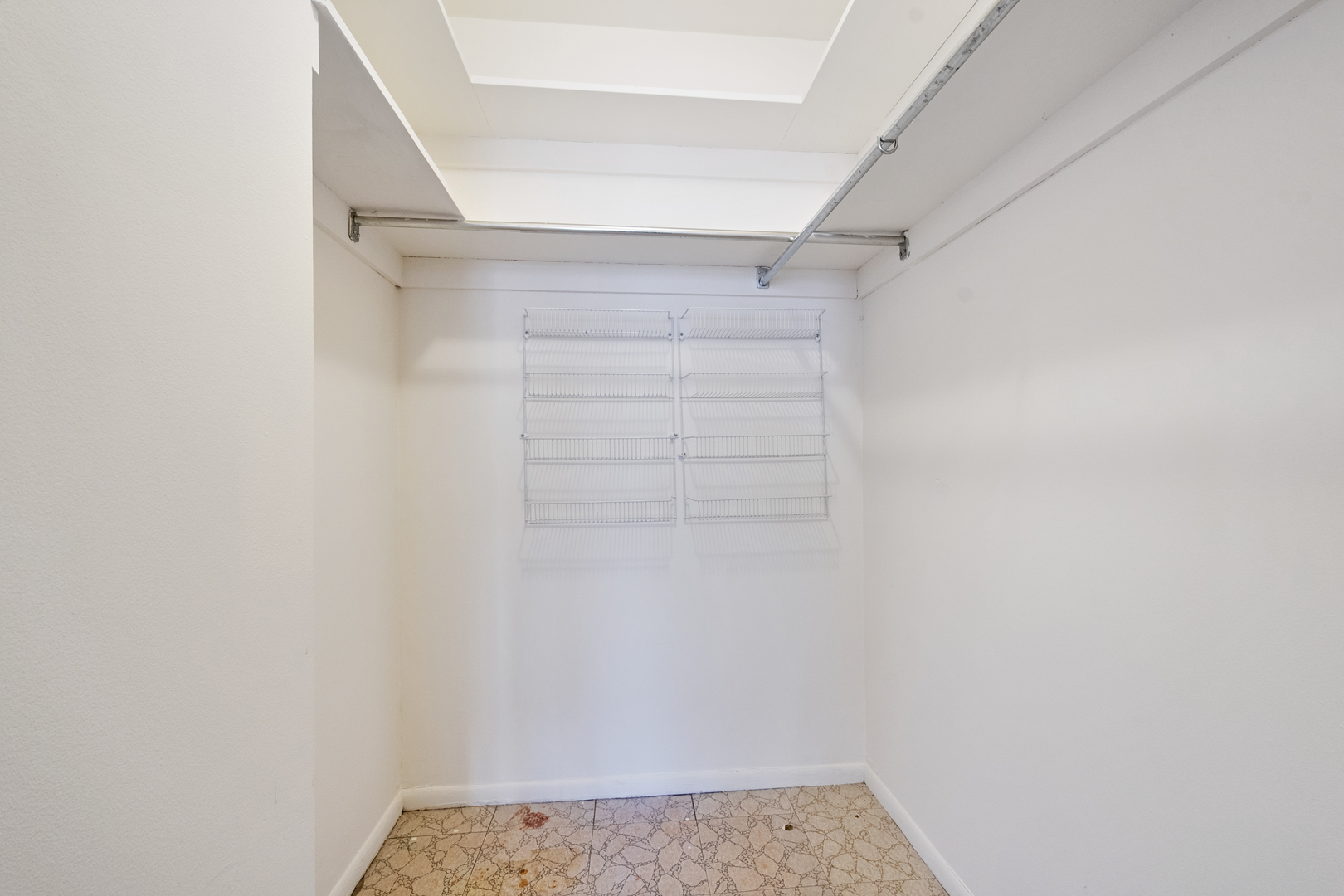 7061 N Kedzie Avenue #613, Chicago, IL 60645