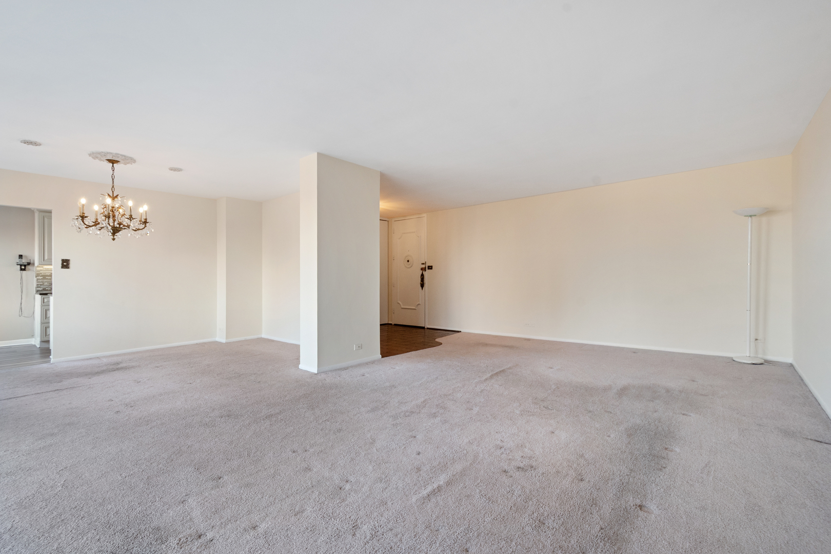 7061 N Kedzie Avenue #613, Chicago, IL 60645