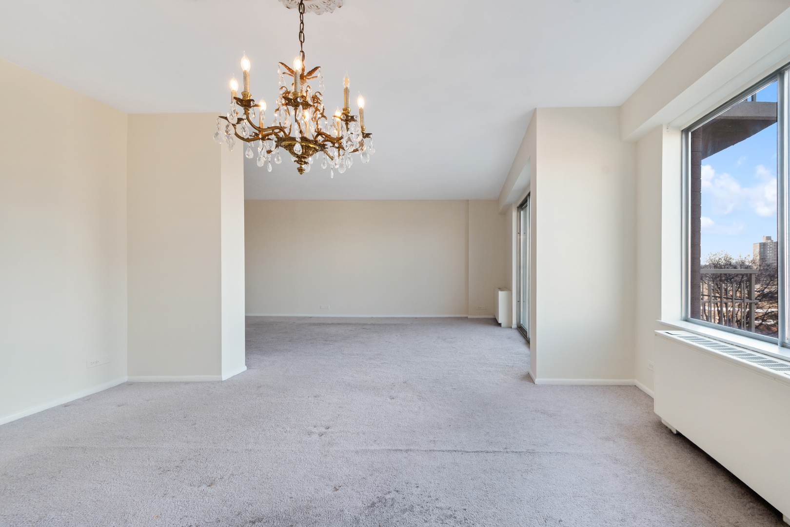 7061 N Kedzie Avenue #613, Chicago, IL 60645