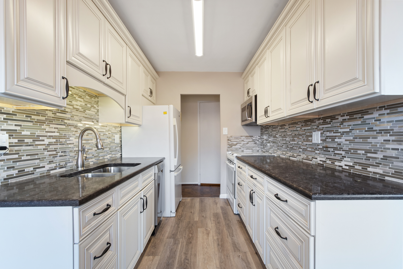 7061 N Kedzie Avenue #613, Chicago, IL 60645