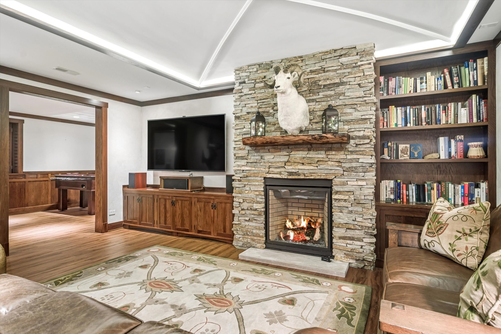 716 E Sunnyside Avenue, Libertyville, IL 60048