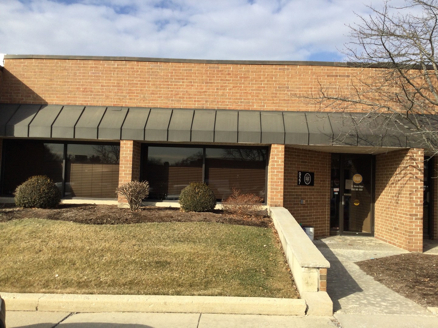 927 W Liberty Drive, Wheaton, IL 60187