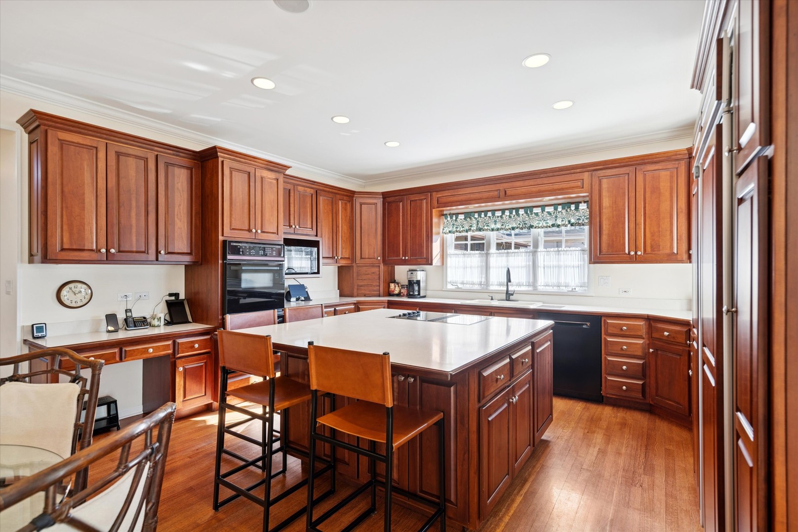 406 S Poplar Avenue, Elmhurst, IL 60126