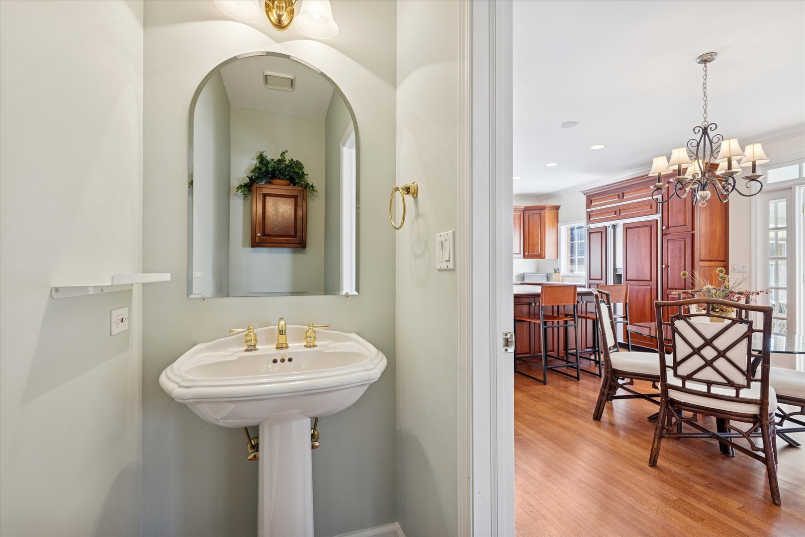 406 S Poplar Avenue, Elmhurst, IL 60126