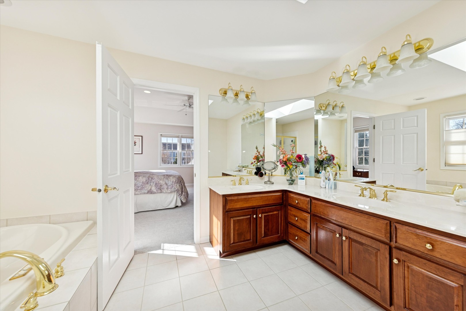 406 S Poplar Avenue, Elmhurst, IL 60126