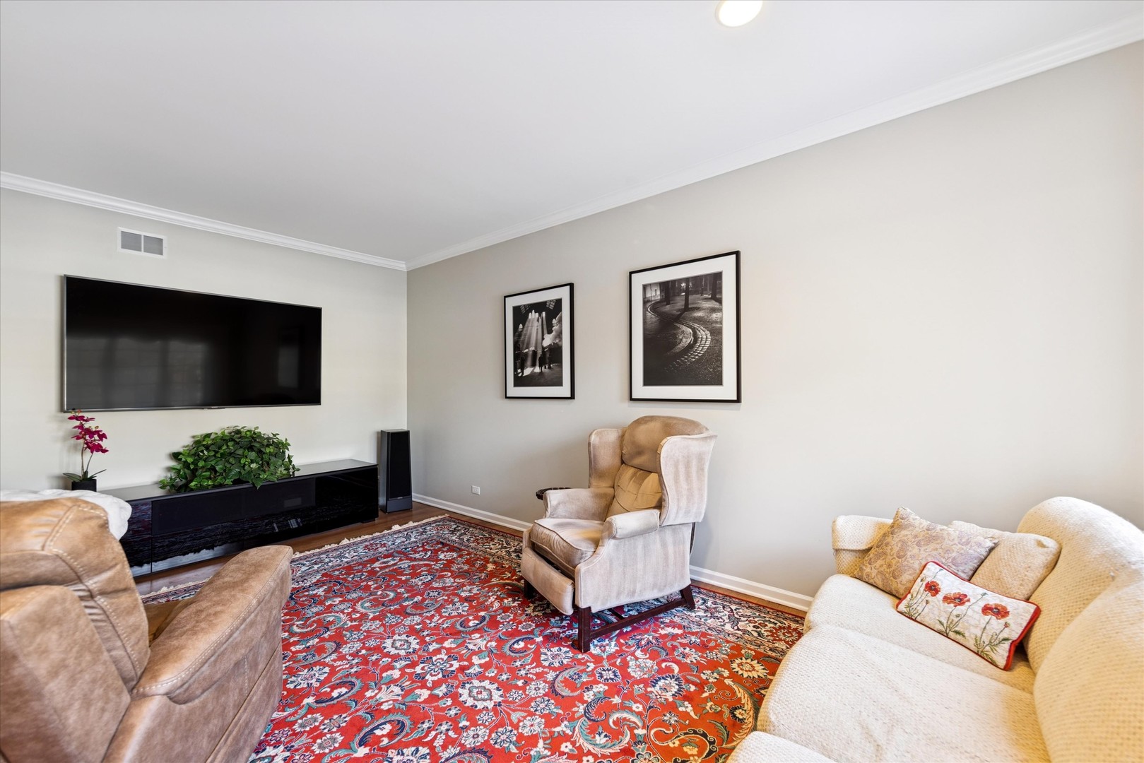 406 S Poplar Avenue, Elmhurst, IL 60126