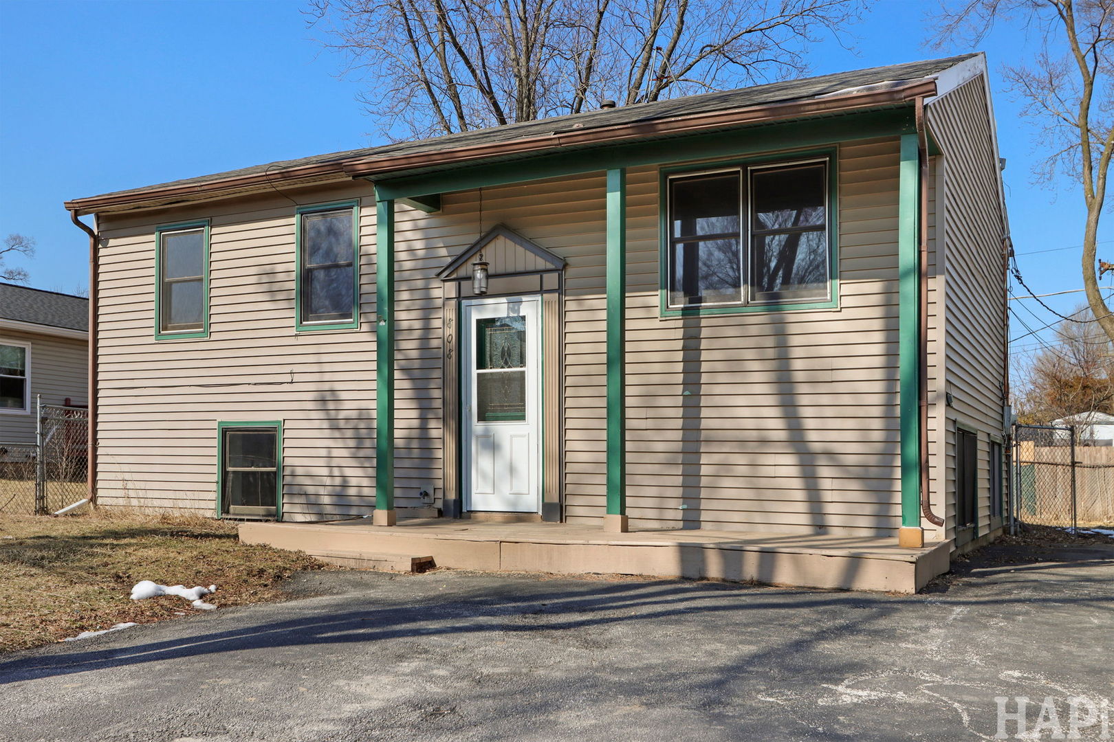 808 Central Park Drive, Round Lake Beach, IL 60073