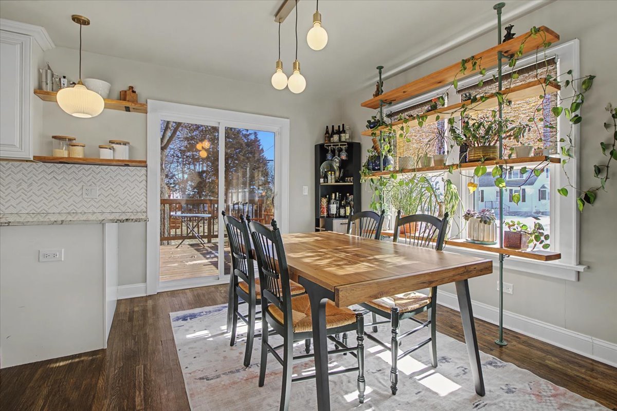 136 E Jackson Street, Oswego, IL 60543