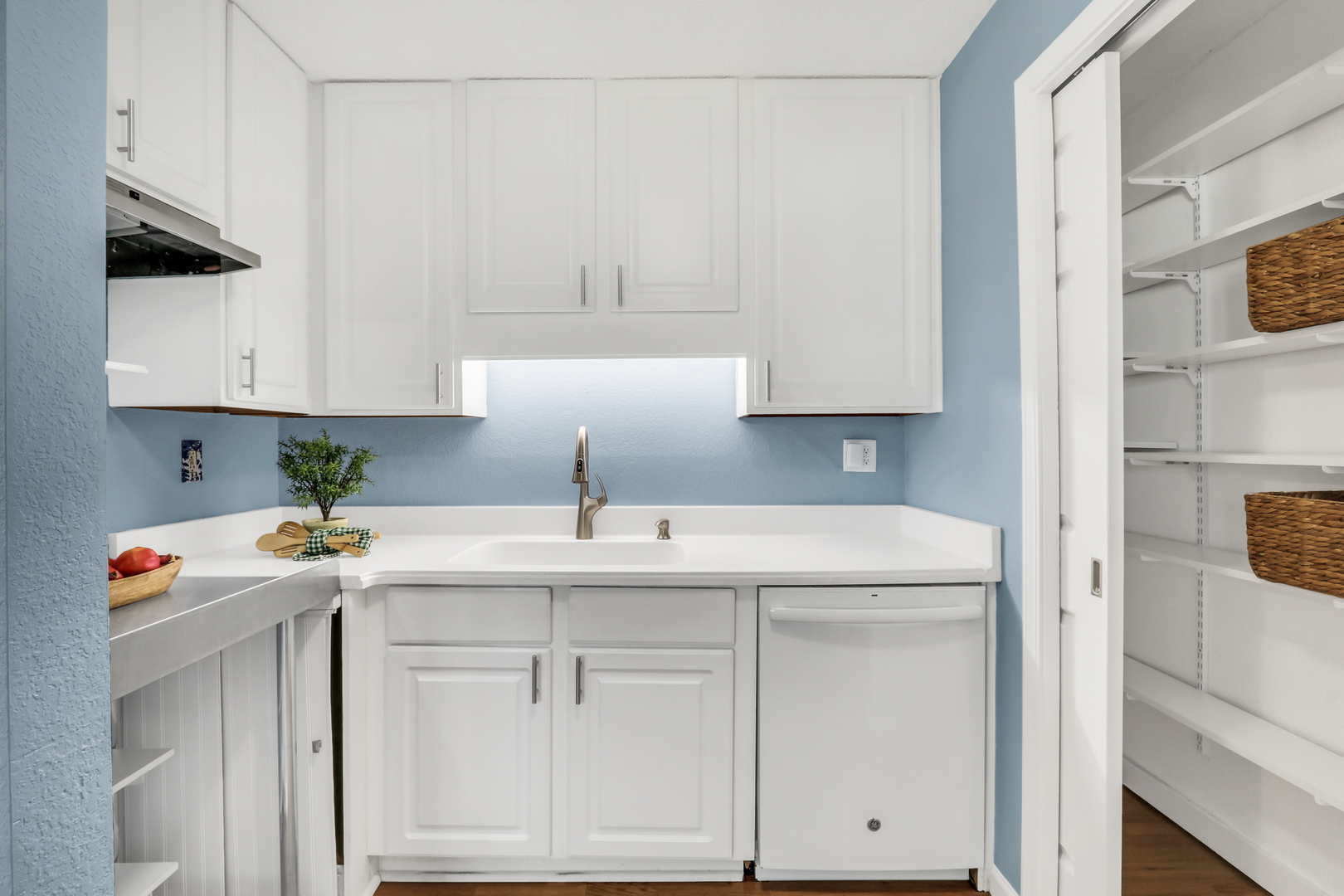 3130 W Monroe Street #201, Waukegan, IL 60085