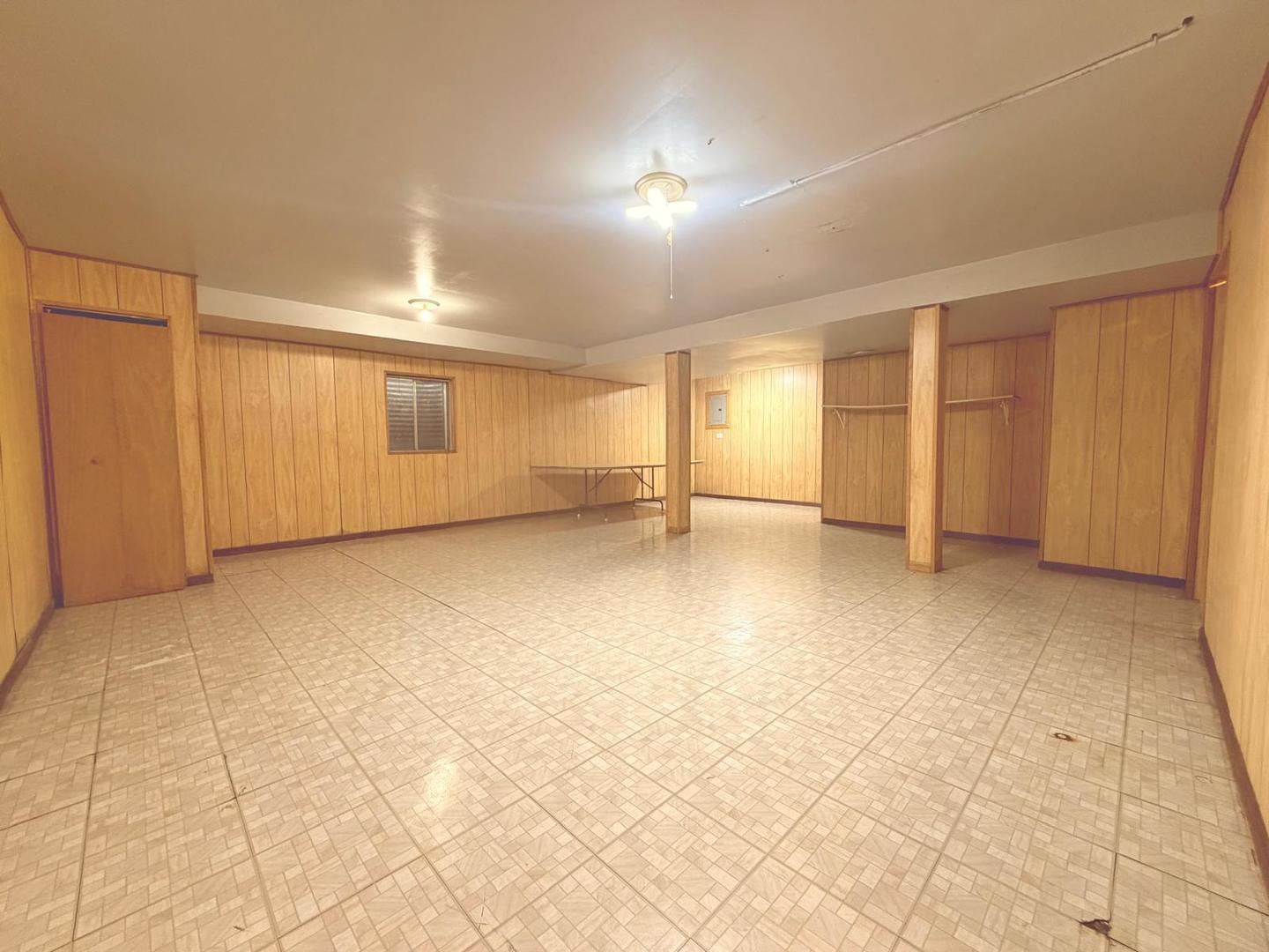 1634 Oak Street, Hanover Park, IL 60133