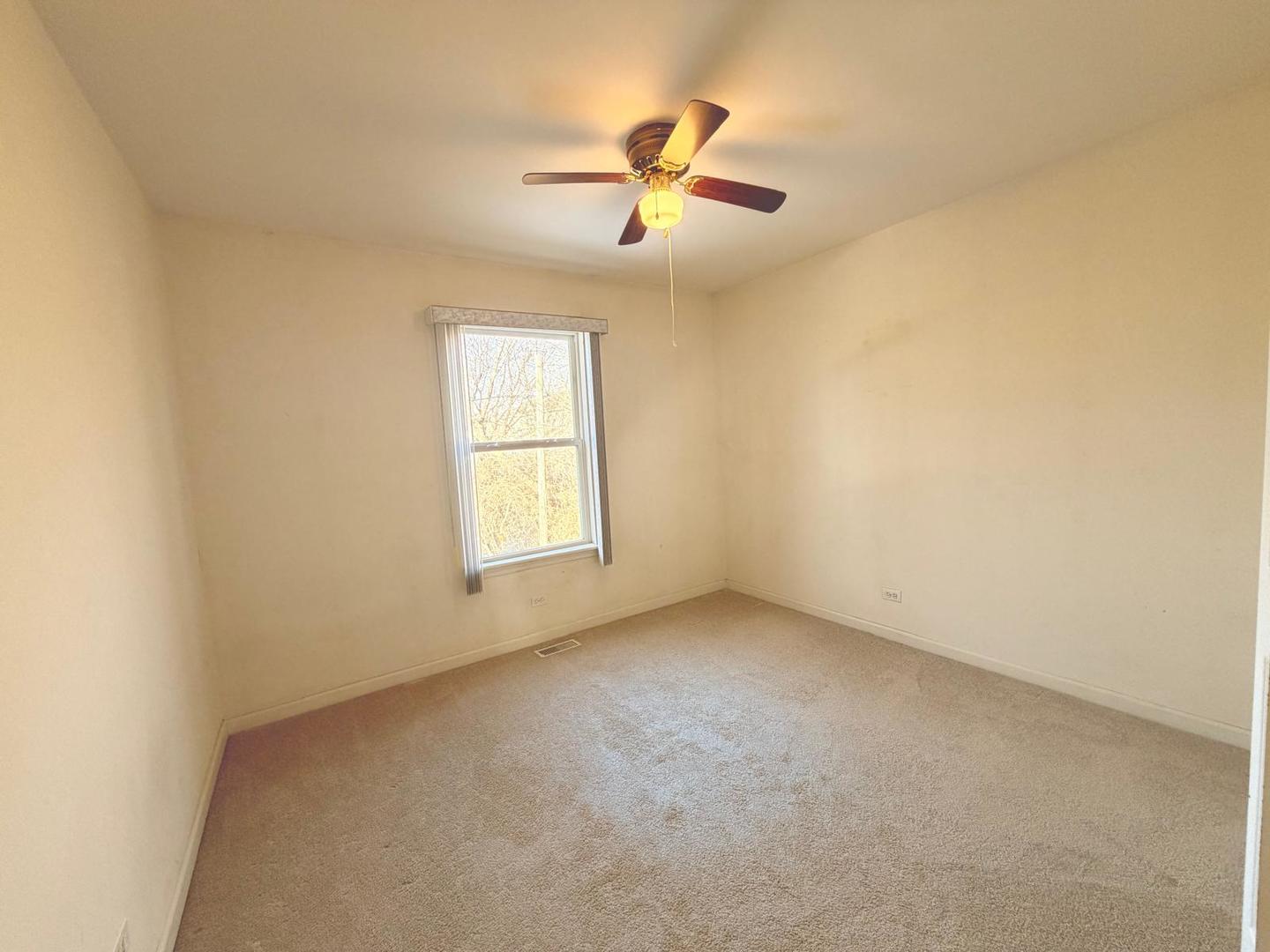 1634 Oak Street, Hanover Park, IL 60133