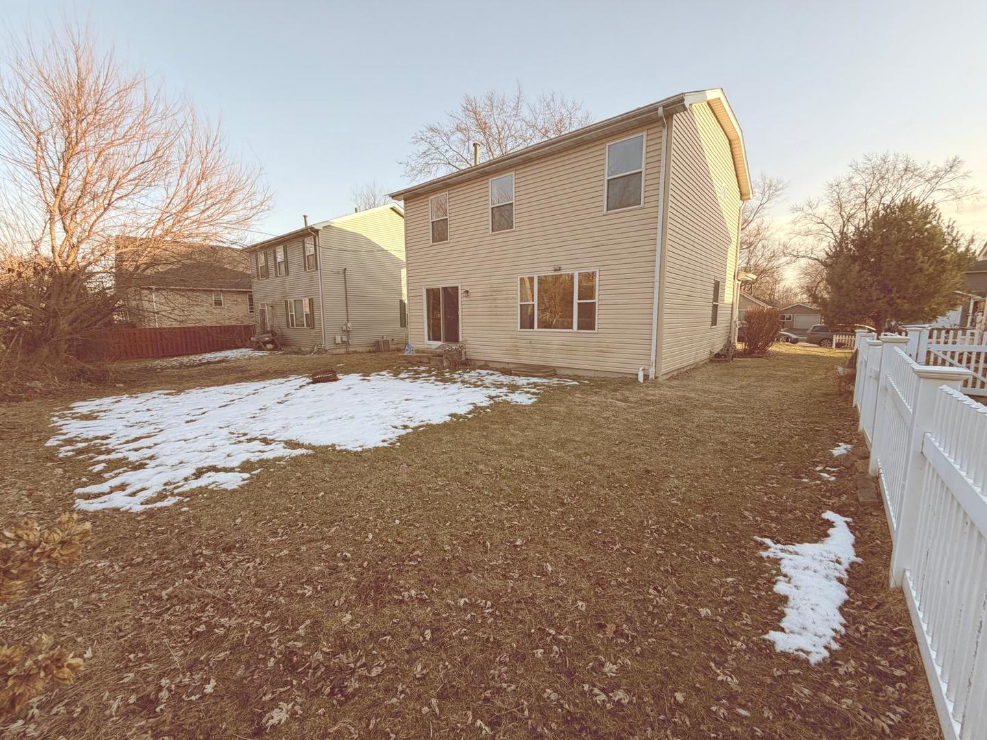 1634 Oak Street, Hanover Park, IL 60133