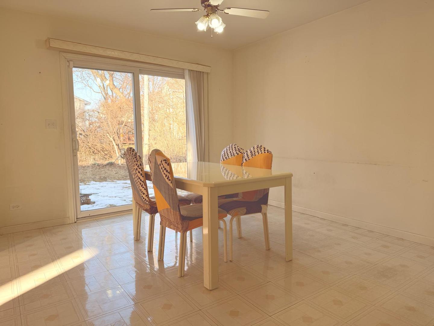 1634 Oak Street, Hanover Park, IL 60133