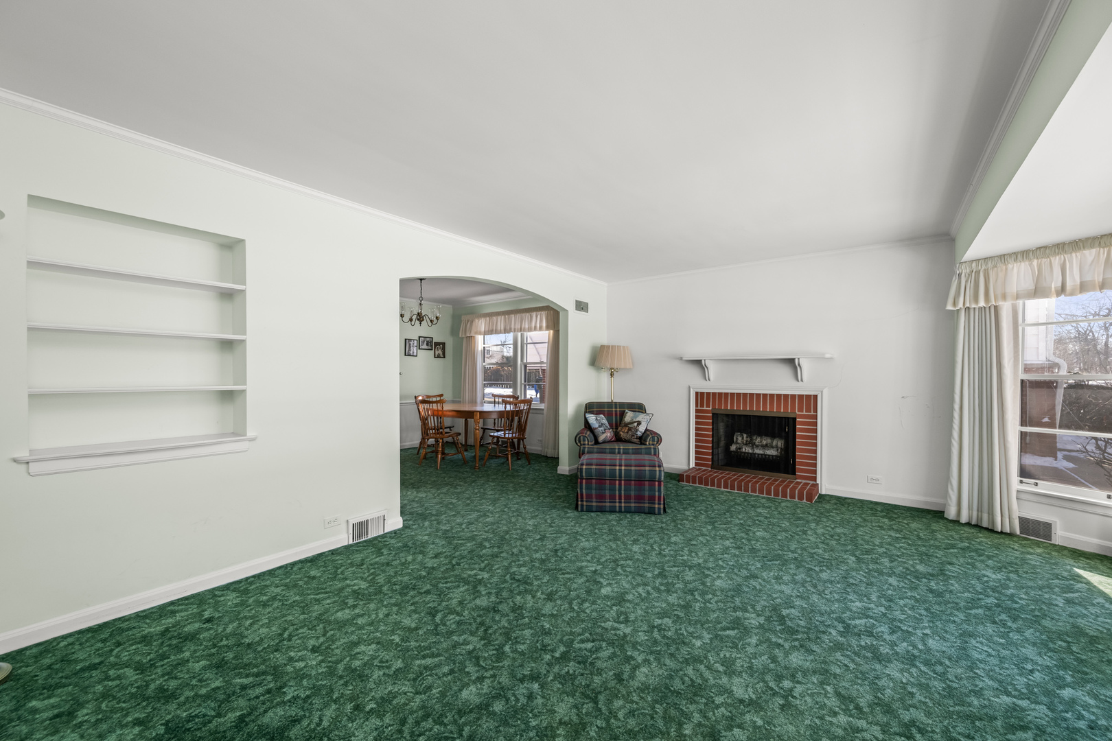 1233 S Prospect Avenue, Park Ridge, IL 60068