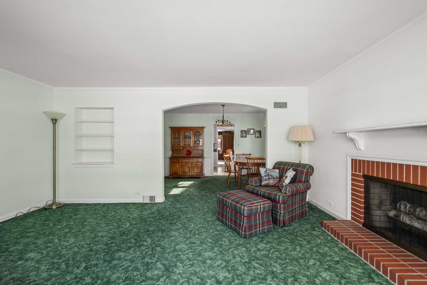 1233 S Prospect Avenue, Park Ridge, IL 60068