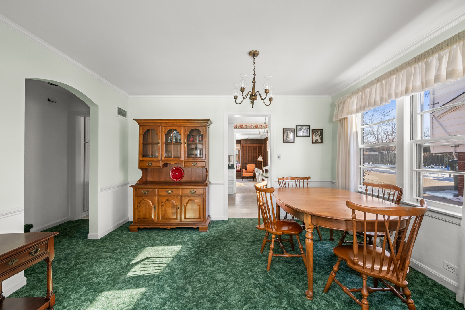 1233 S Prospect Avenue, Park Ridge, IL 60068