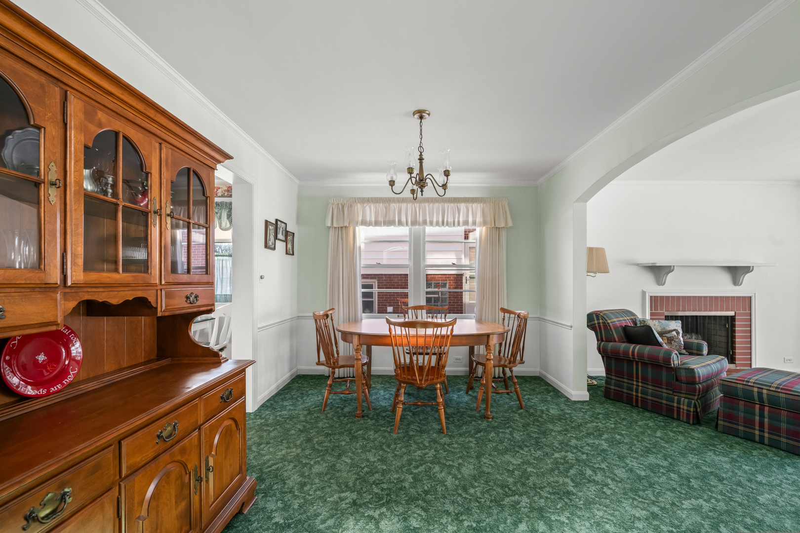 1233 S Prospect Avenue, Park Ridge, IL 60068