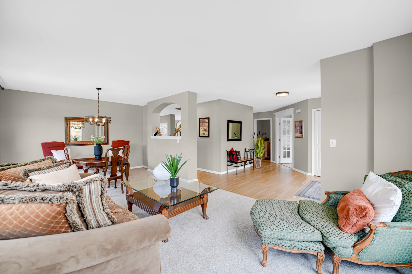 1405 Mallard Lane, Hoffman Estates, IL 60192