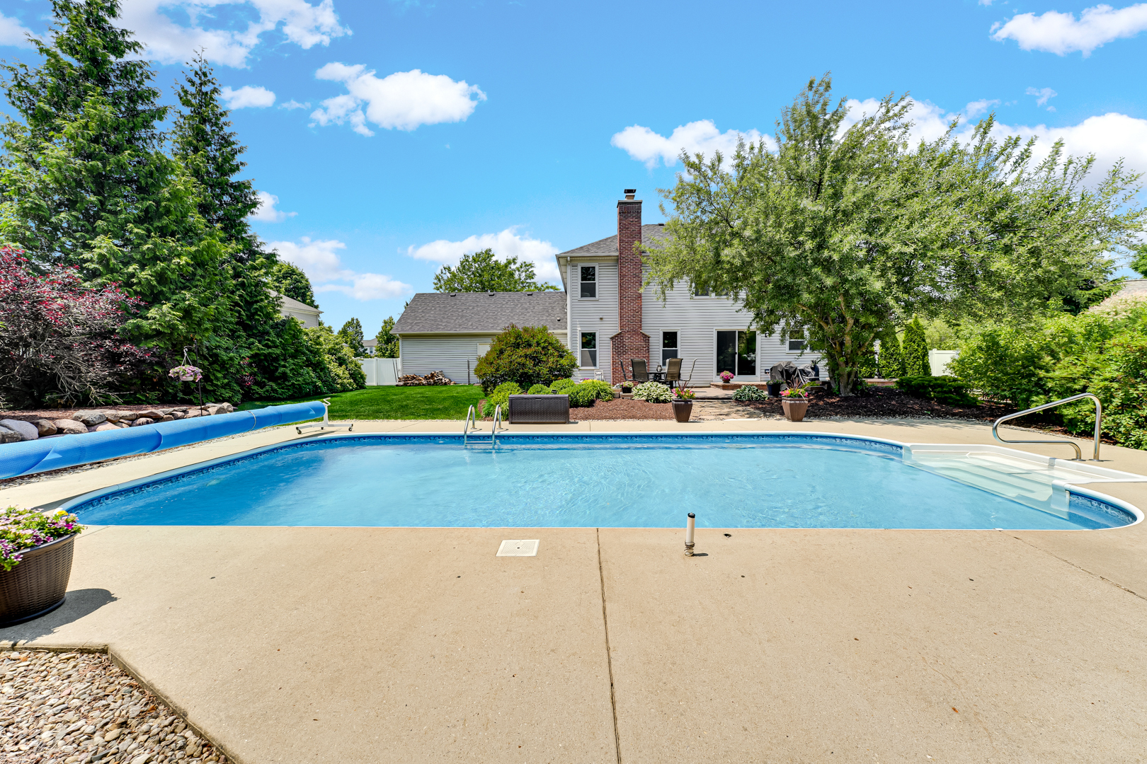 1405 Mallard Lane, Hoffman Estates, IL 60192