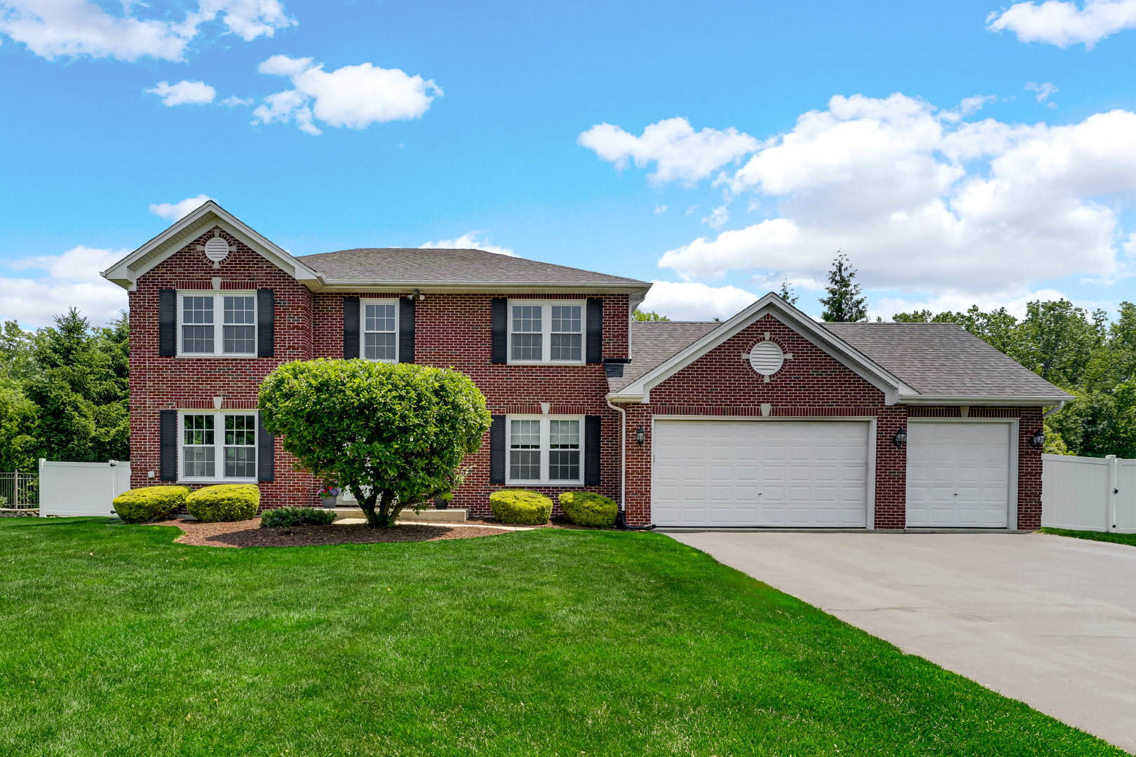 1405 Mallard Lane, Hoffman Estates, IL 60192