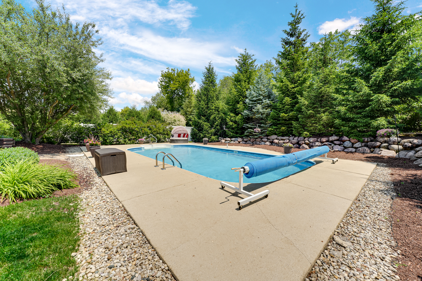 1405 Mallard Lane, Hoffman Estates, IL 60192