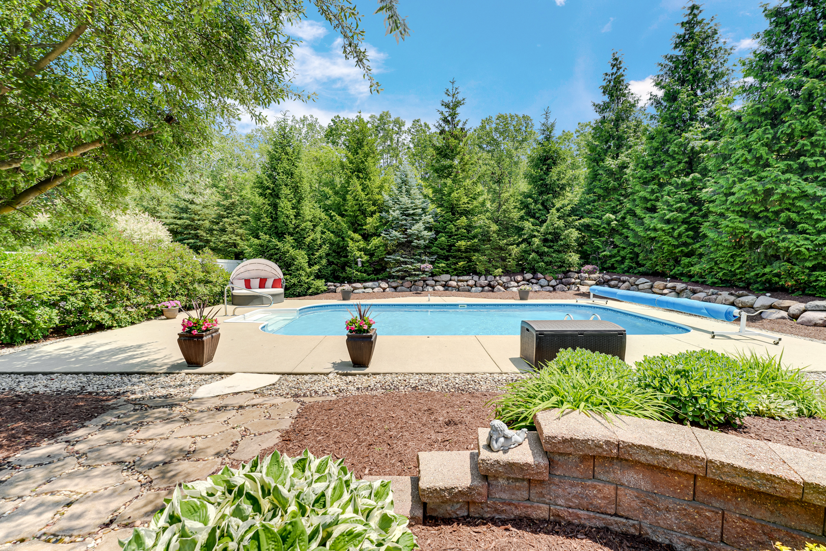 1405 Mallard Lane, Hoffman Estates, IL 60192