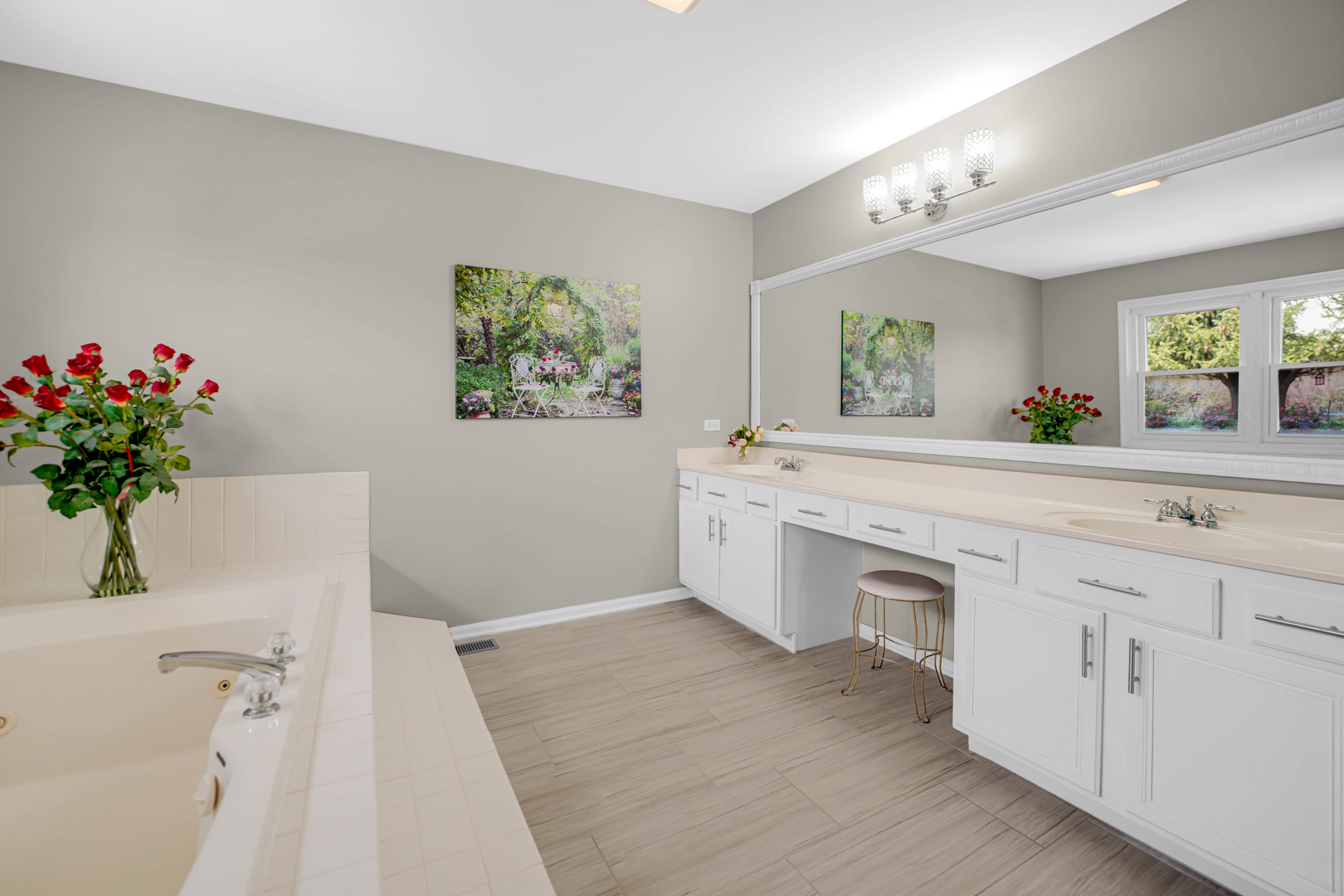 1405 Mallard Lane, Hoffman Estates, IL 60192