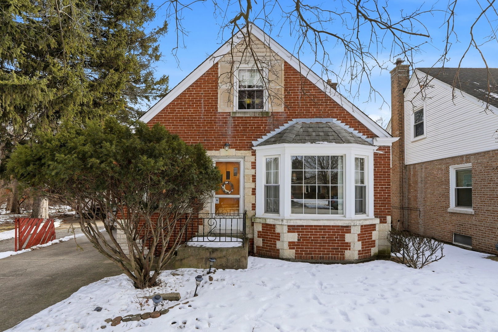 6911-6909 W Niles Terrace, Niles, IL 60714