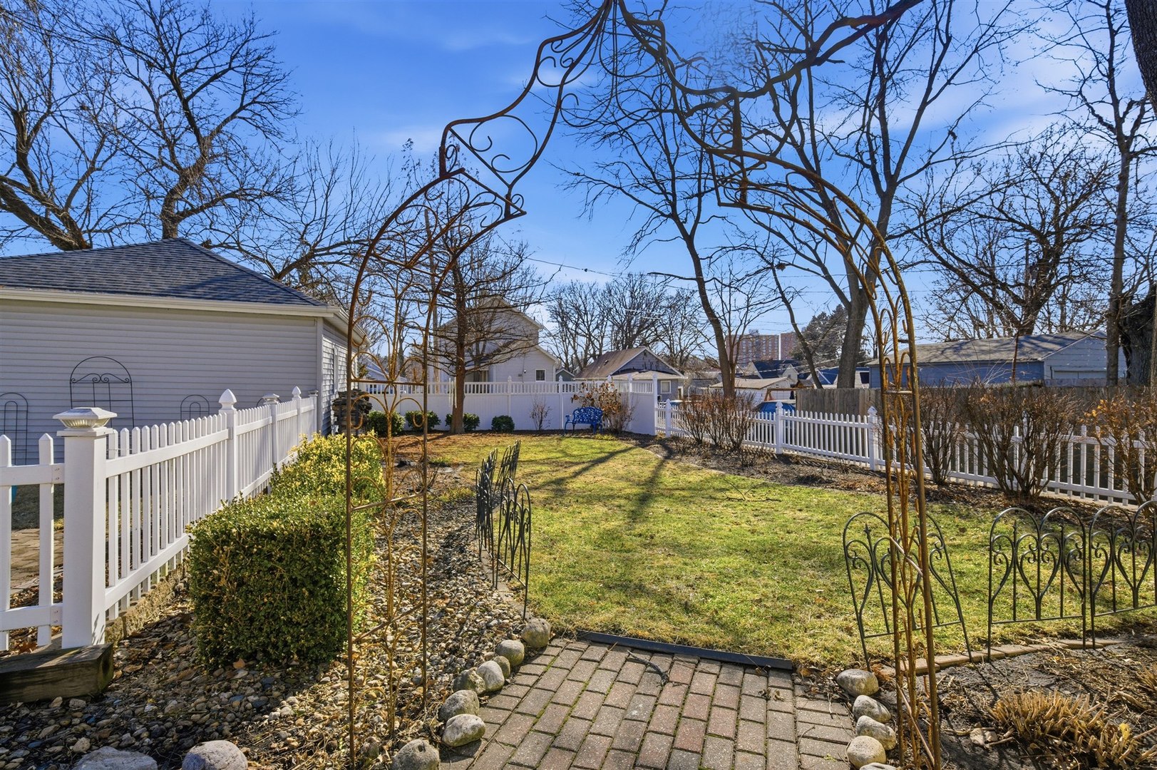 401 S Mclean Street, Bloomington, IL 61701