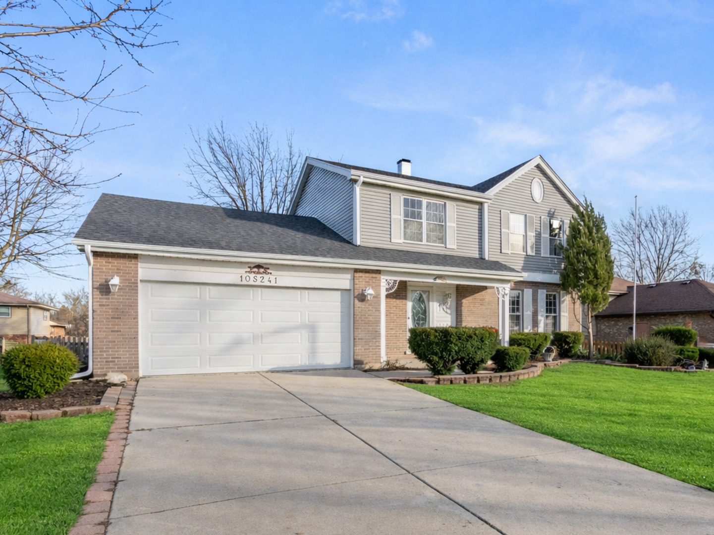 10S241 Wallace Drive, Downers Grove, IL 60516