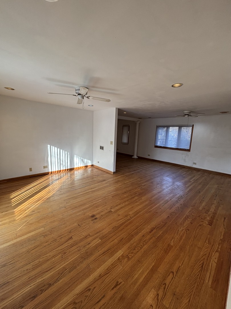 640 PFINGSTEN Road, Northbrook, IL 60062