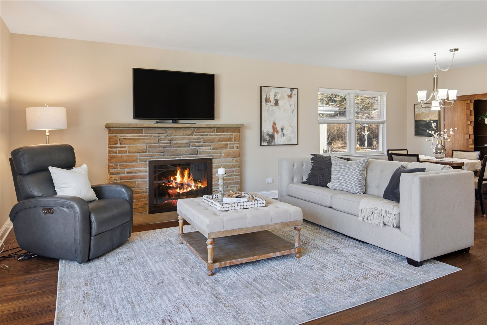 209 N Maison Court, Elmhurst, IL 60126