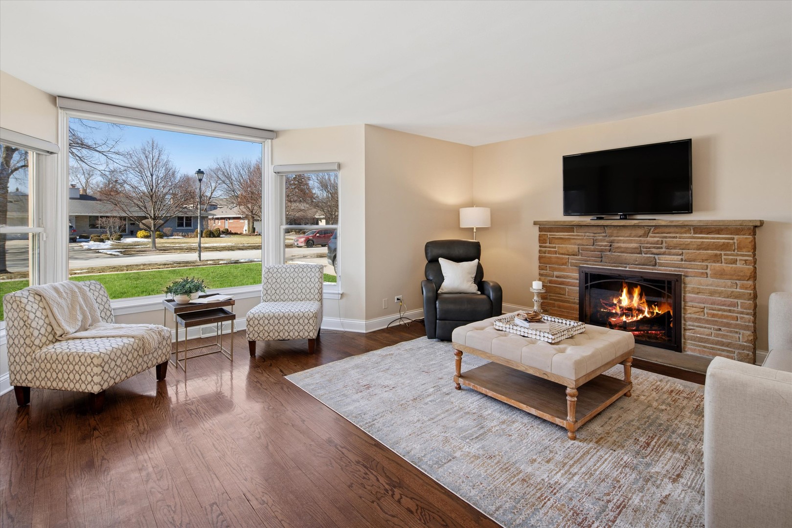 209 N Maison Court, Elmhurst, IL 60126