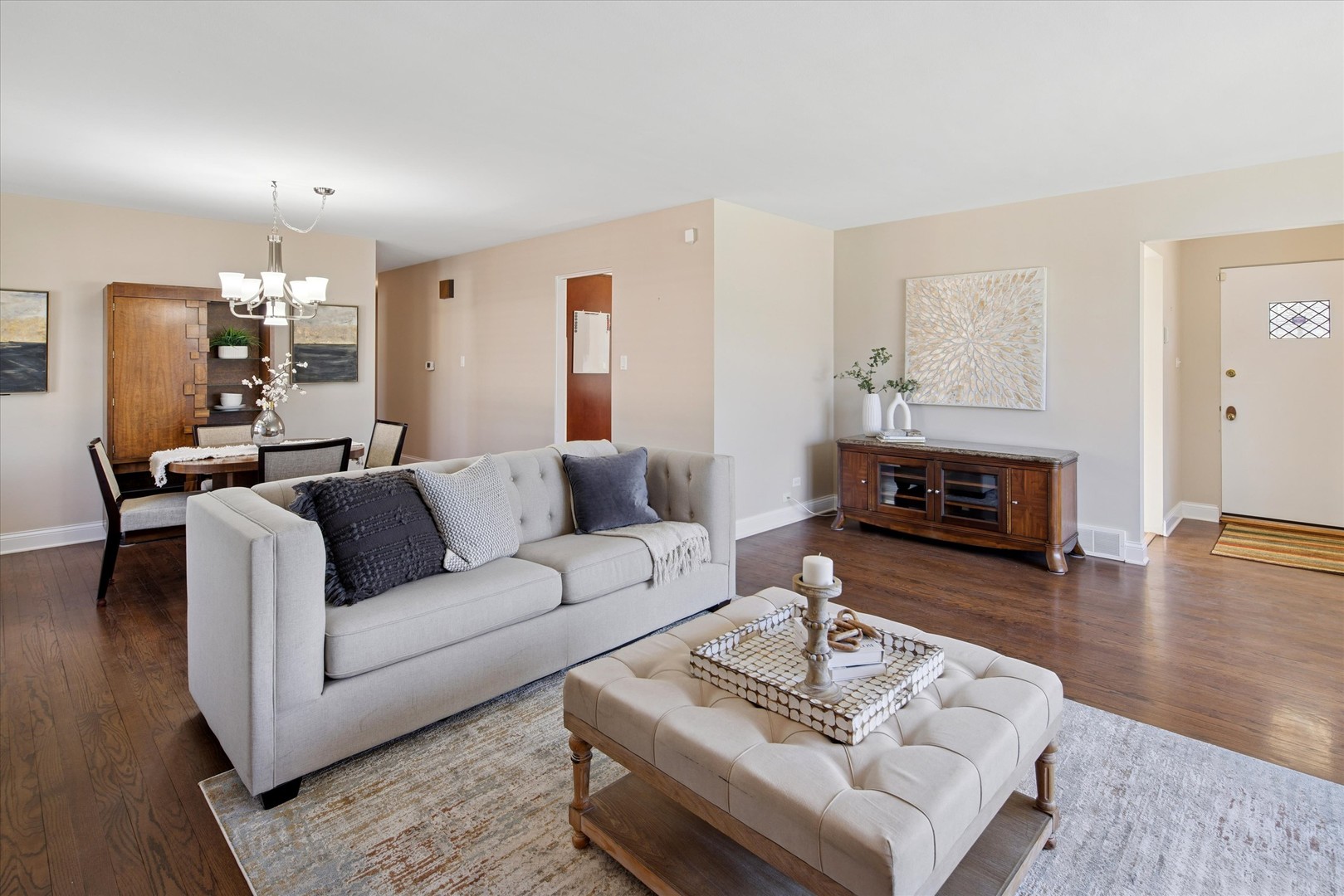 209 N Maison Court, Elmhurst, IL 60126