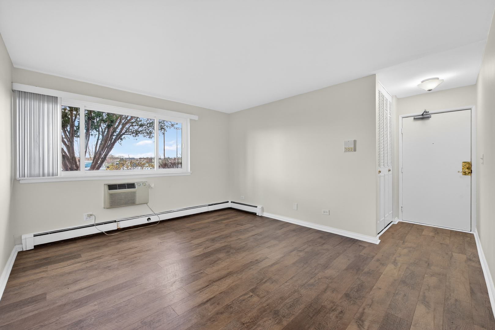 1493 N Winslowe Drive #104, Palatine, IL 60074