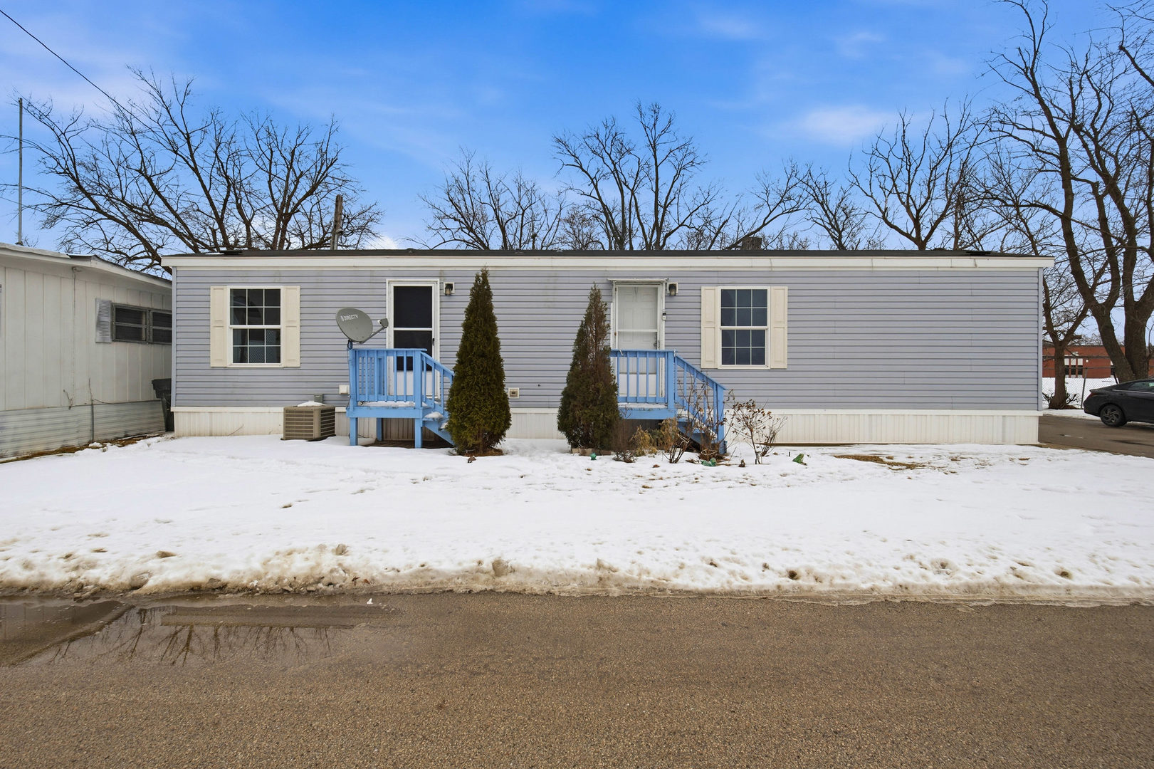 815 E Oakton St Street #311, Des Plaines, IL 60018