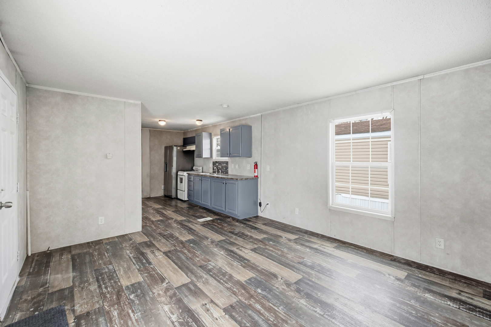 815 E Oakton St Street #311, Des Plaines, IL 60018