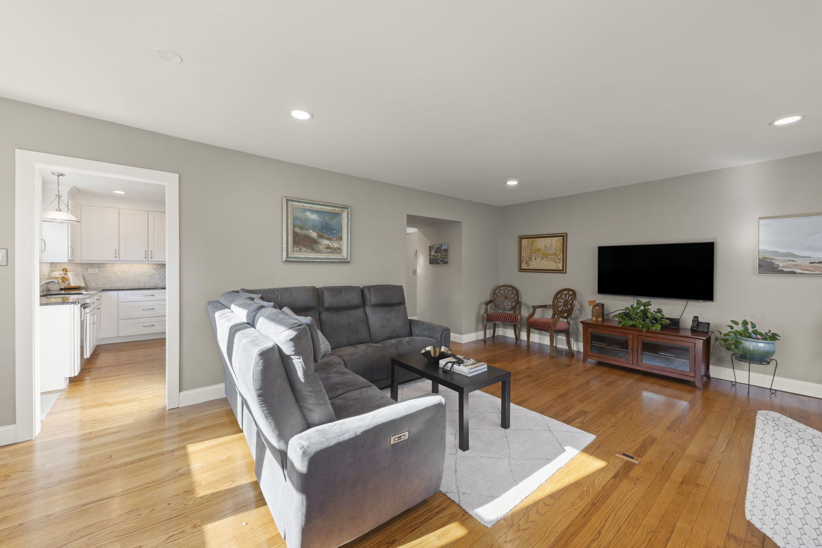 582 Glendale Avenue, Glen Ellyn, IL 60137