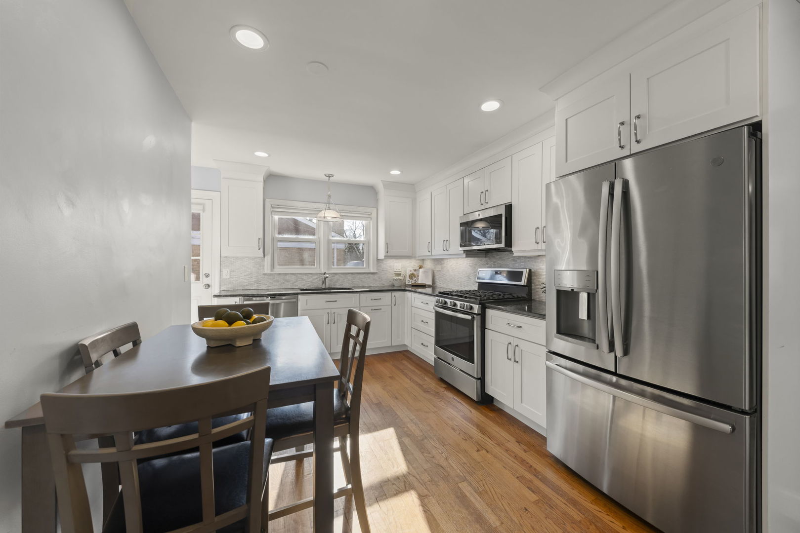 582 Glendale Avenue, Glen Ellyn, IL 60137