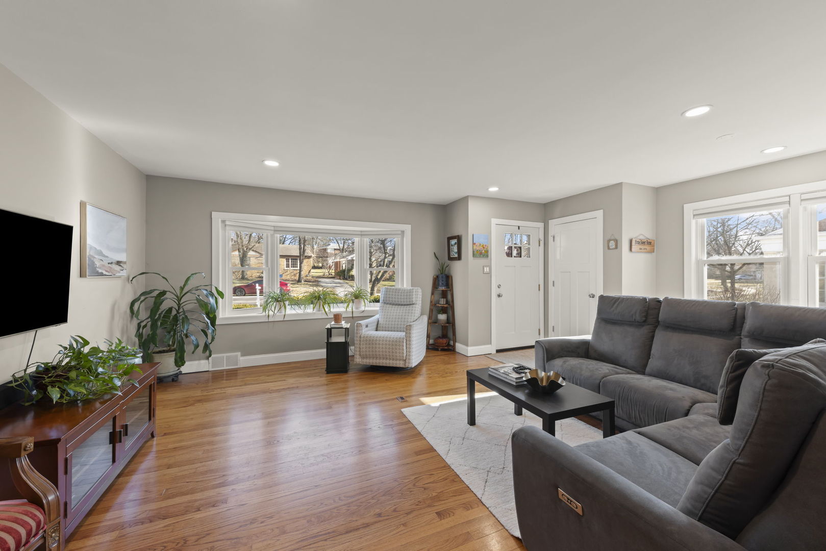 582 Glendale Avenue, Glen Ellyn, IL 60137