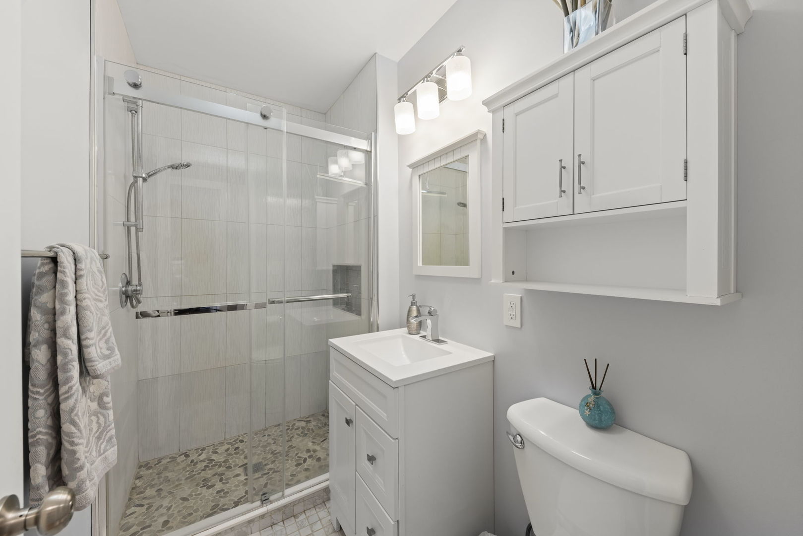 582 Glendale Avenue, Glen Ellyn, IL 60137