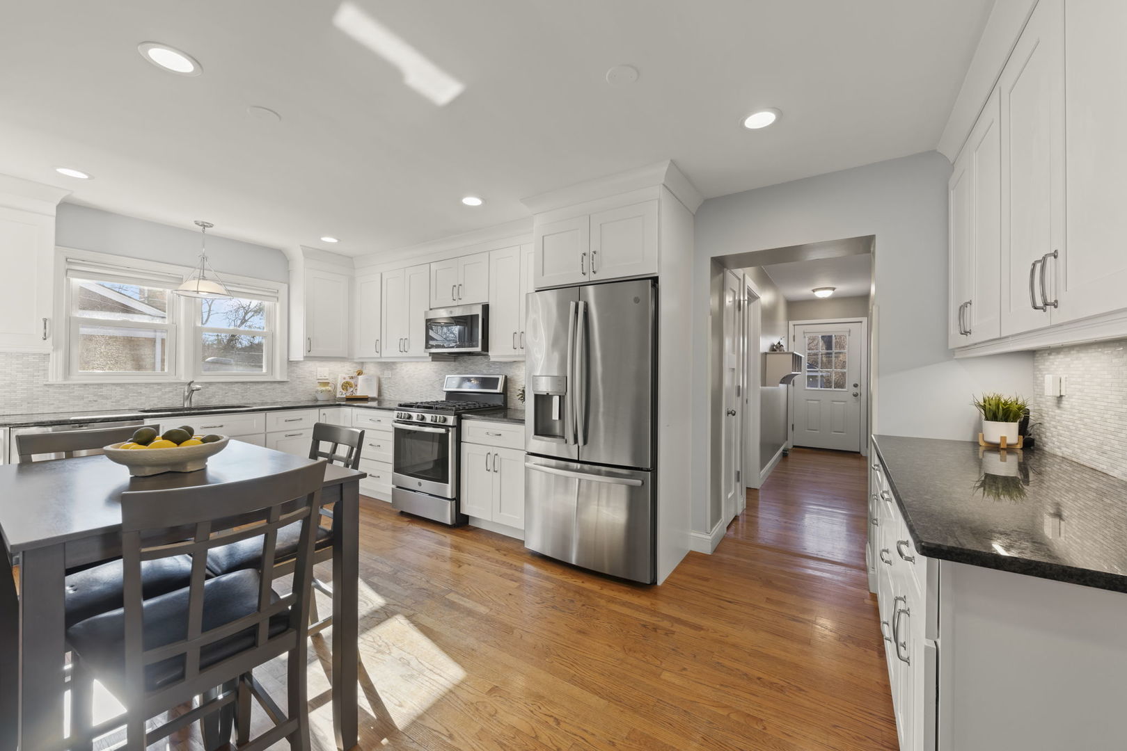 582 Glendale Avenue, Glen Ellyn, IL 60137