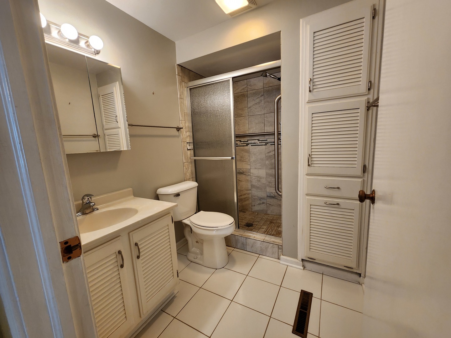 1050 S Nelson Avenue #4, Kankakee, IL 60901