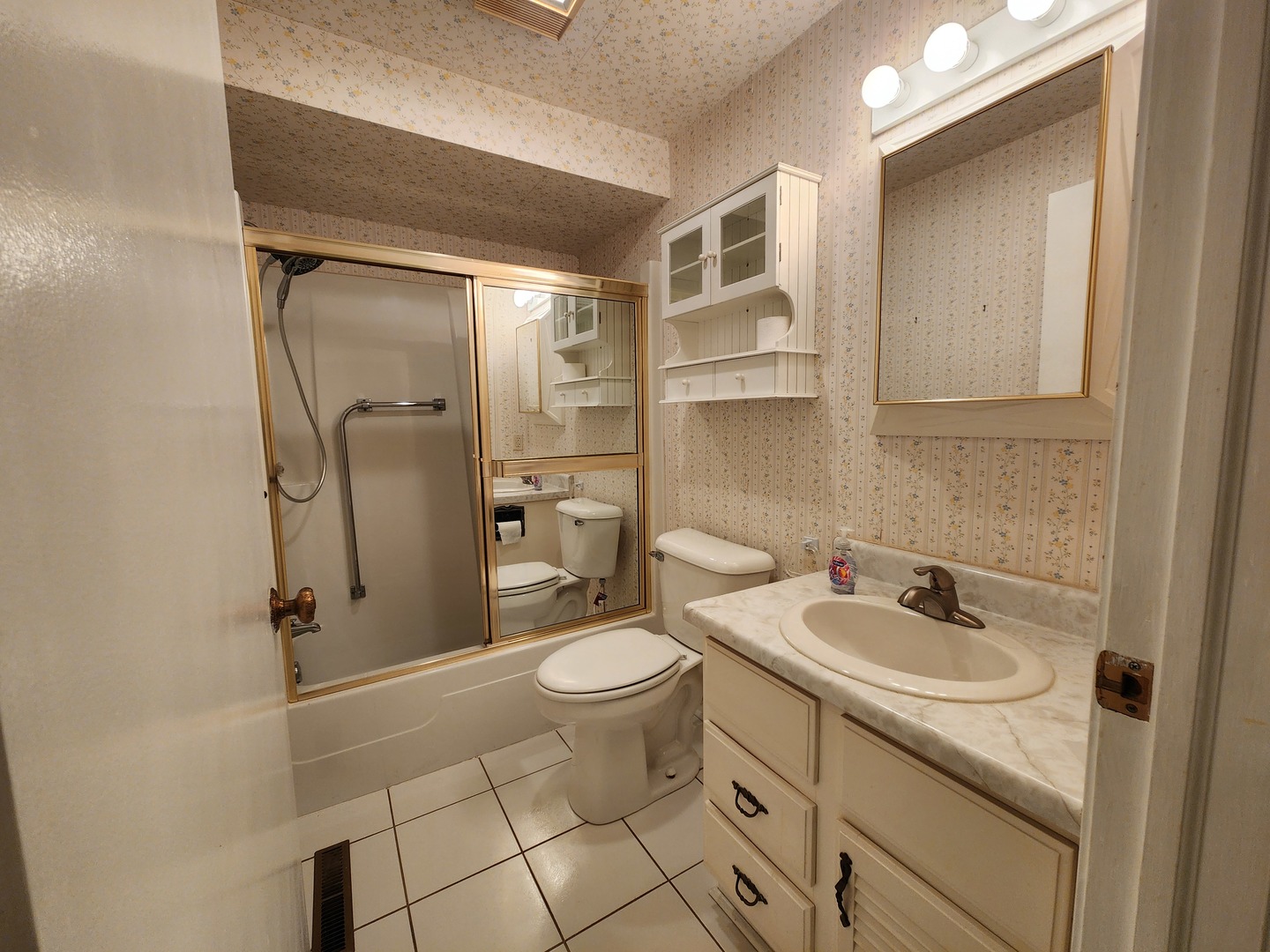 1050 S Nelson Avenue #4, Kankakee, IL 60901