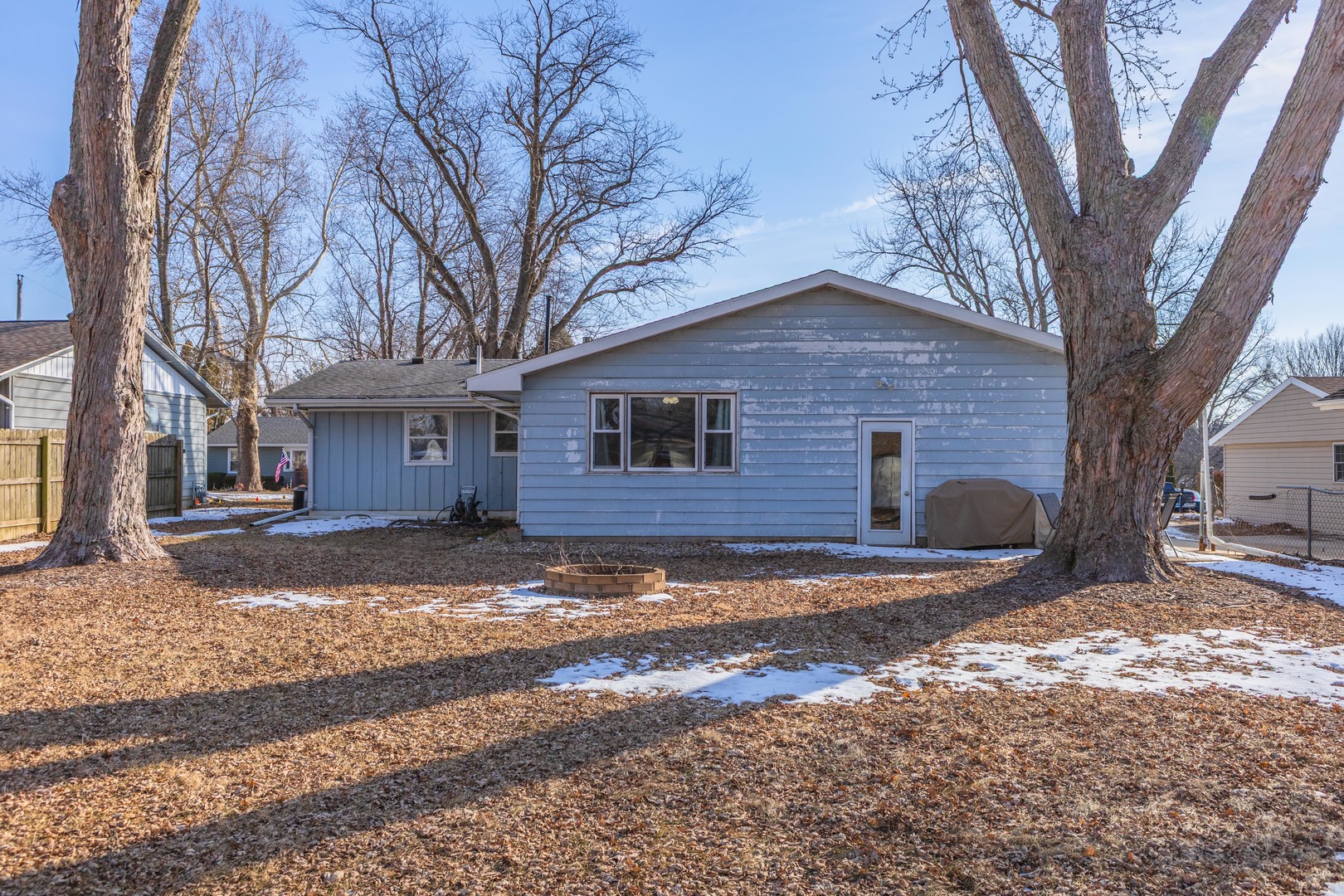 8198 Pine Avenue, Downs, IL 61736