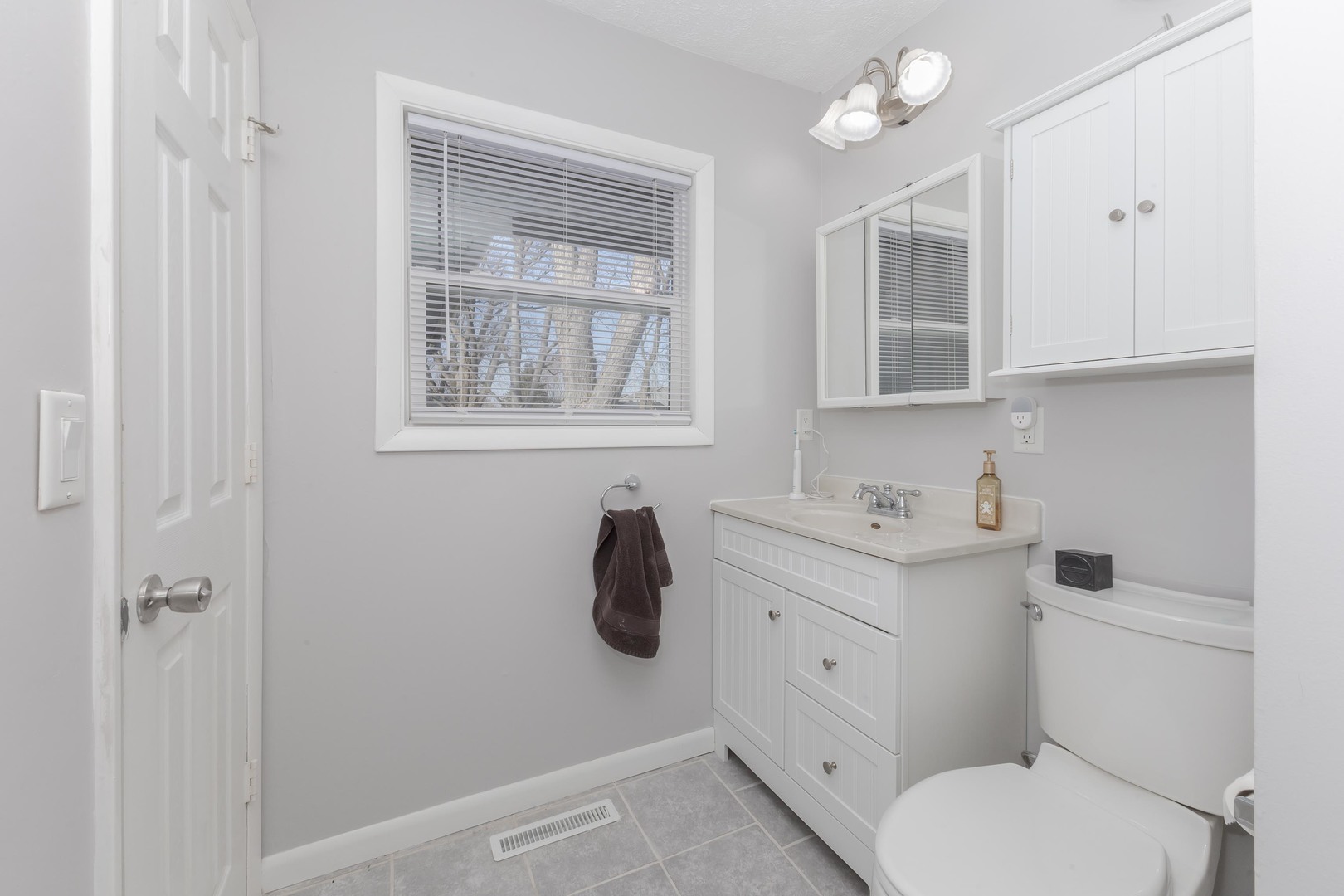 8198 Pine Avenue, Downs, IL 61736