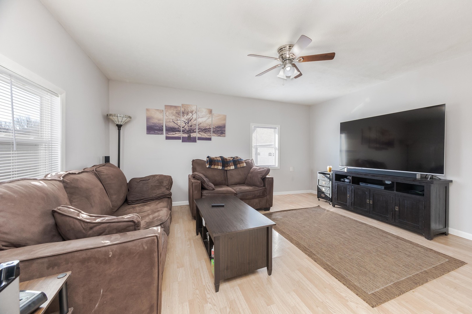 8198 Pine Avenue, Downs, IL 61736