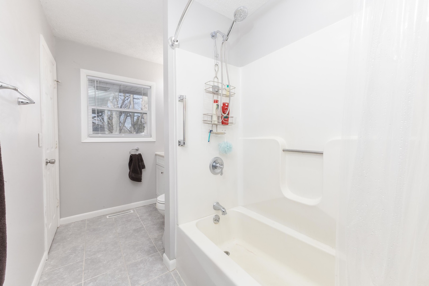 8198 Pine Avenue, Downs, IL 61736